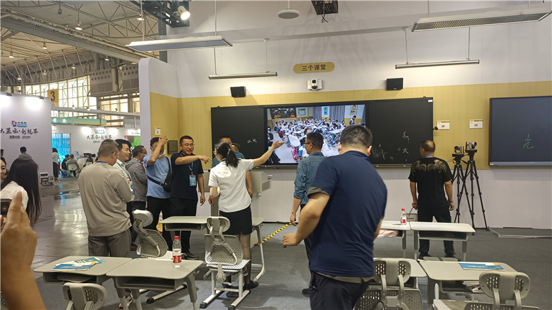 羞羞视频SSS在展示产品的同时，还带来了“三防正姿”全国普及方案